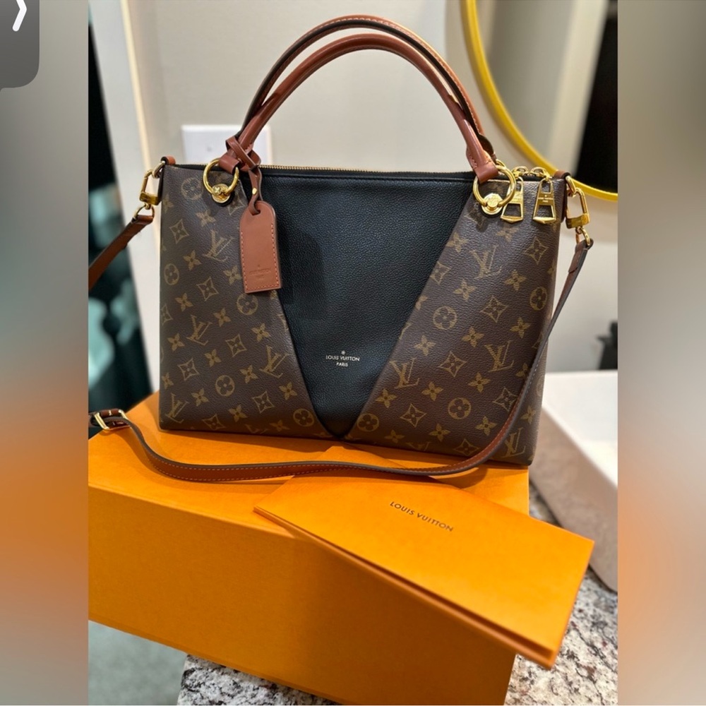 Louis Vuitton V tote Shoulder Bag